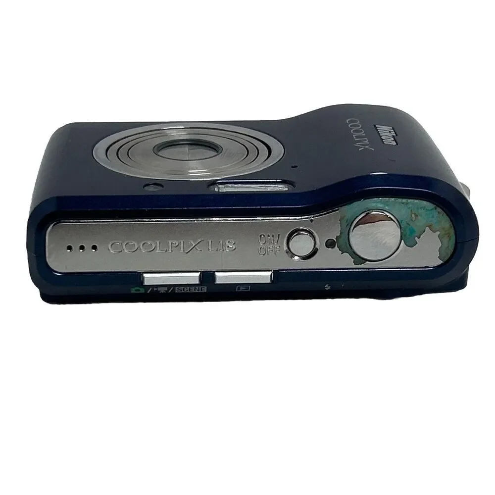 Nikon COOLPIX L18 8.0MP Digital Camera - Blue‎ Uses AA Batteries - Parts Only